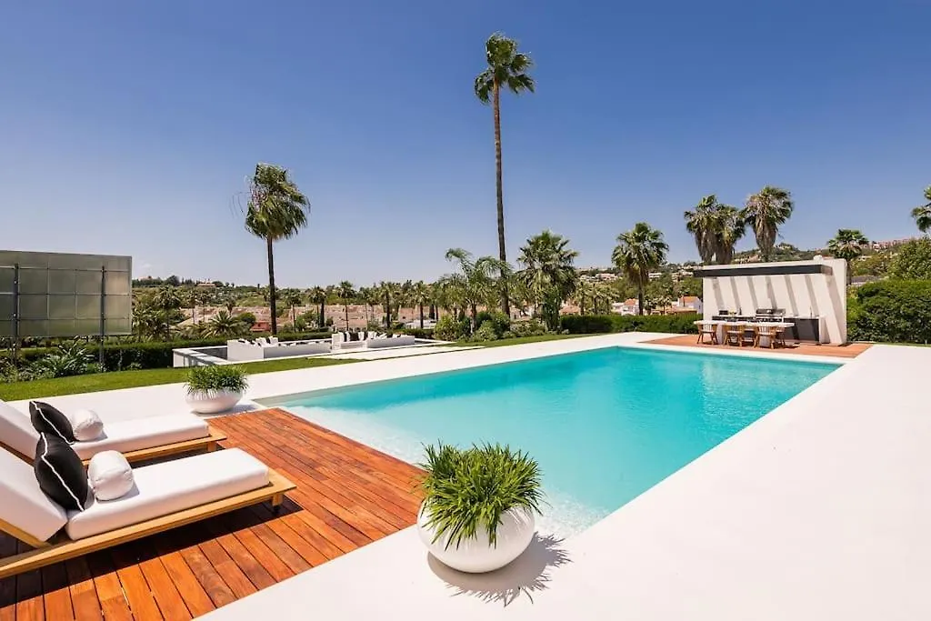 Villa Oak - 6-Bedroom Villa With Cinema Room And Pool Marbella
