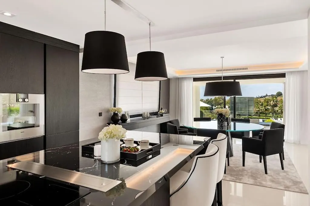 Villa Oak - 6-Bedroom Villa With Cinema Room And Pool Marbella Spain