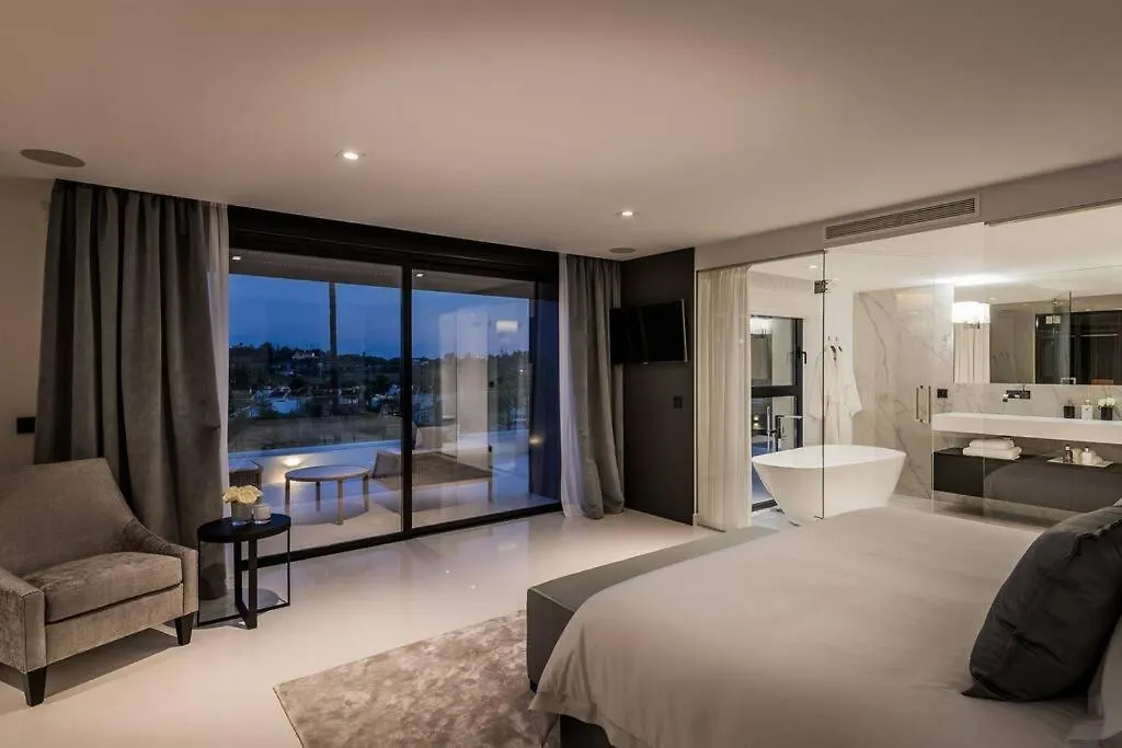 Villa Oak - 6-Bedroom Villa With Cinema Room And Pool Marbella