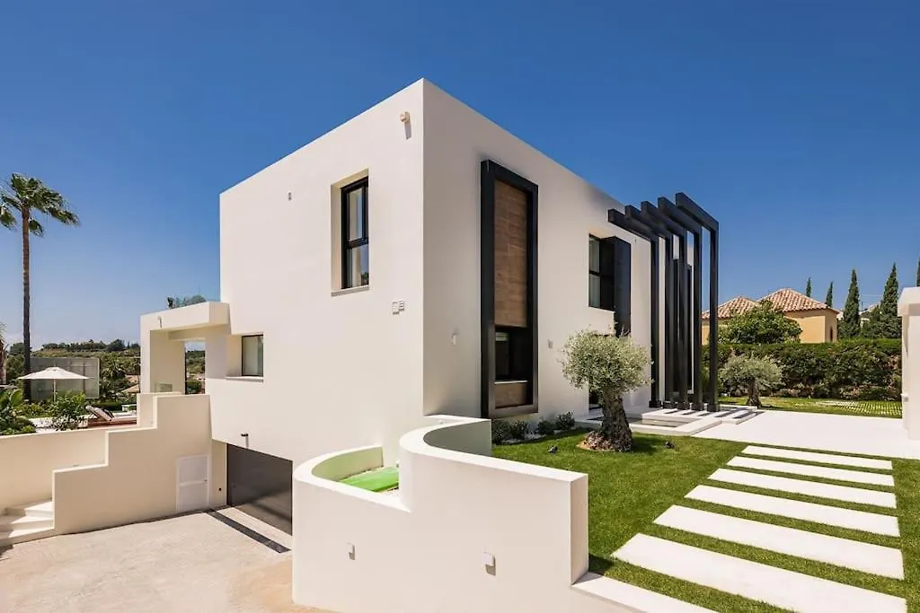 Villa Oak - 6-Bedroom Villa With Cinema Room And Pool Marbella