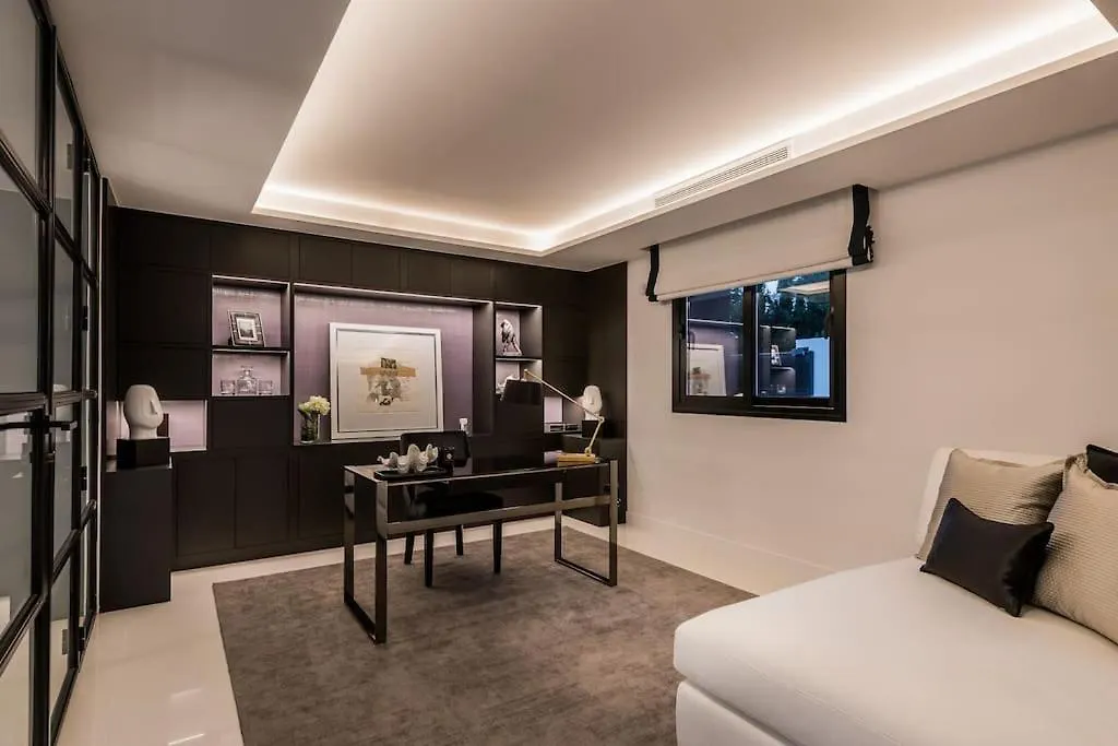 Villa Oak - 6-Bedroom Villa With Cinema Room And Pool Marbella