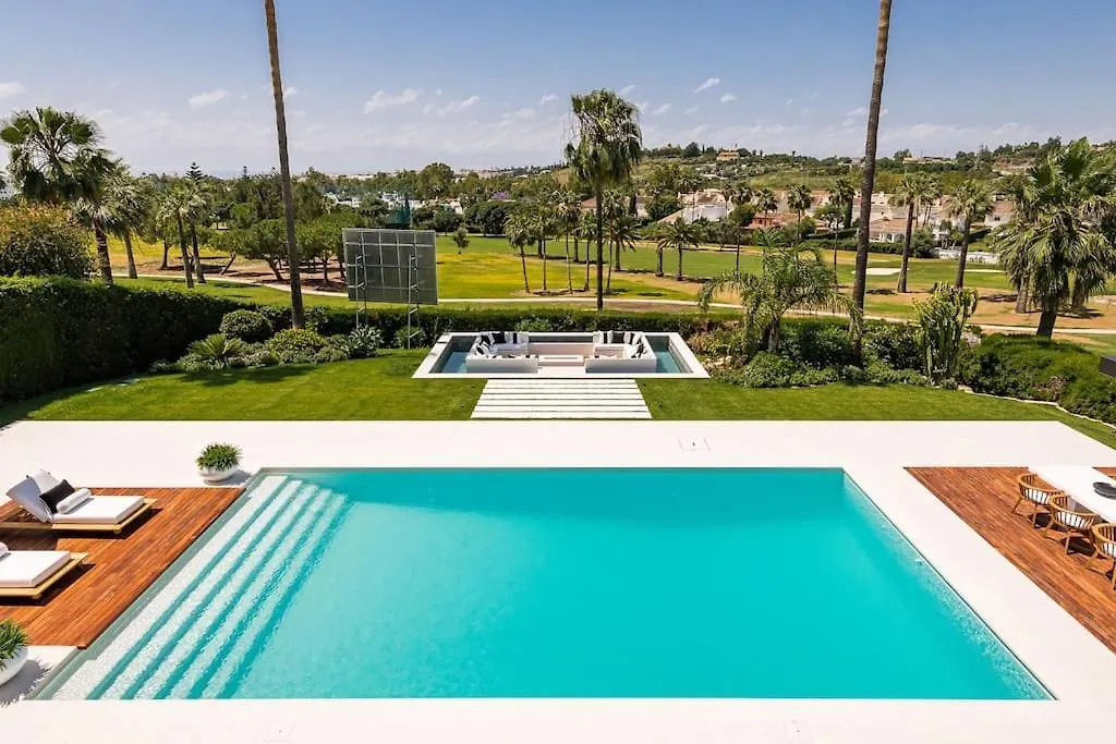 Villa Oak - 6-Bedroom Villa With Cinema Room And Pool Marbella