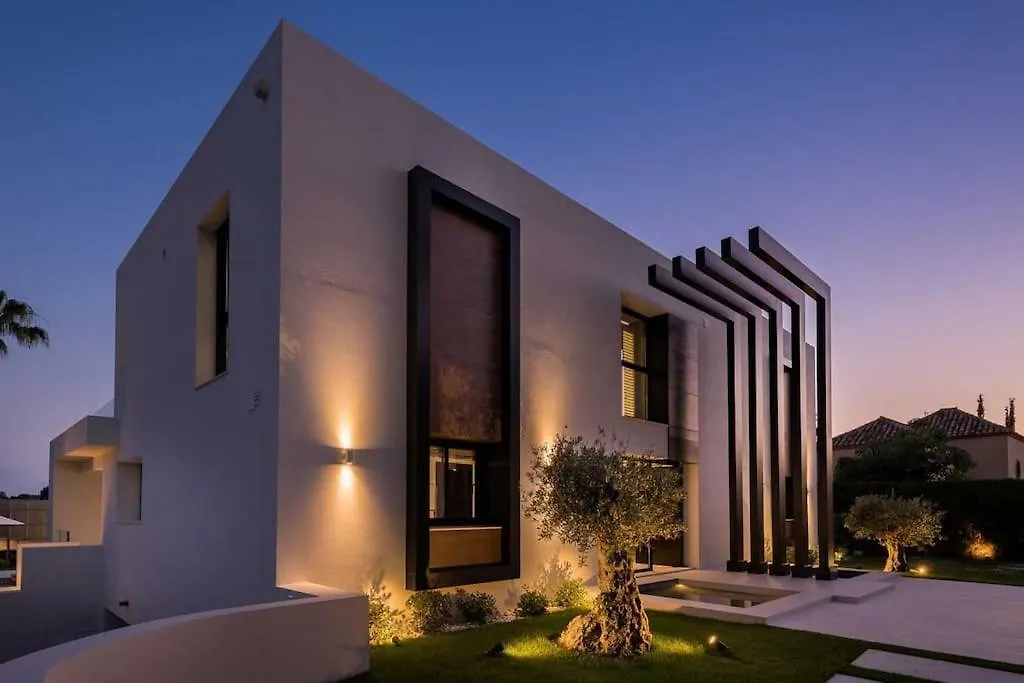 Villa Oak - 6-Bedroom Villa With Cinema Room And Pool Marbella