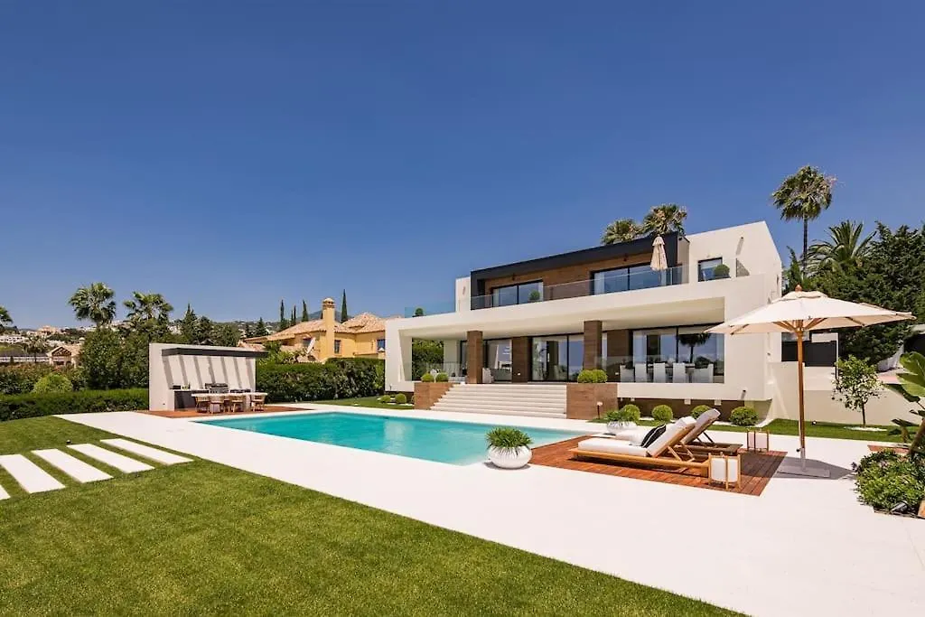 Villa Oak - 6-Bedroom Villa With Cinema Room And Pool Marbella Spain