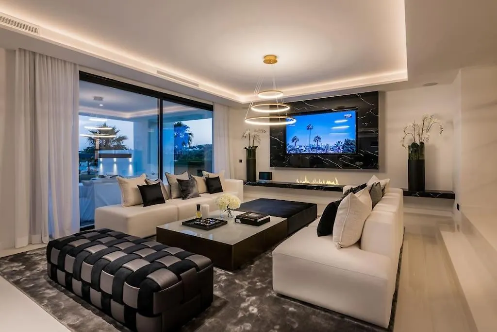 Villa Oak - 6-Bedroom Villa With Cinema Room And Pool Marbella Spain